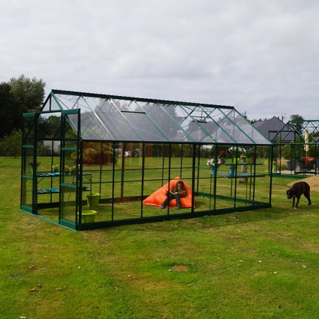 Jade Serre 11,80m2 in grün lackiertem Aluminium und gehärtetem Glas mit Basis