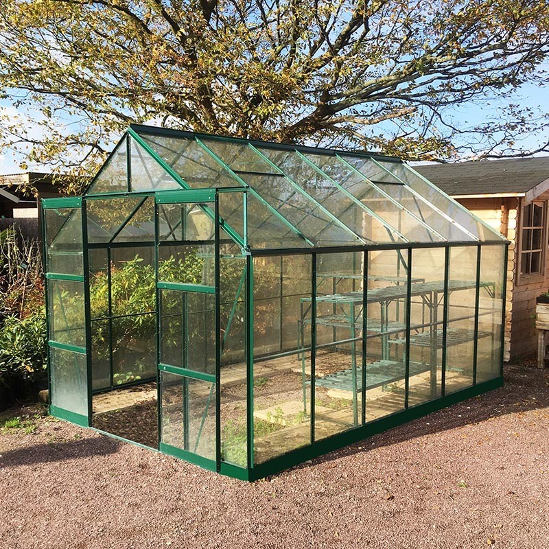 Jade kas van 8,90 m² in groen gelakt aluminium en gehard glas met voet