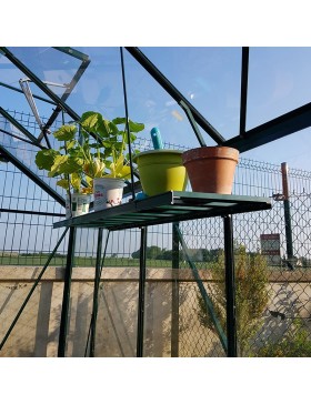 Grün lackierter Aluminium Klapptisch
mit blume