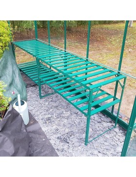 2 tafels met twee groen gelakte aluminium bladen