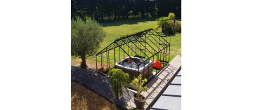 Saphir Serre 14,60m2 in schwarz lackiertem Aluminium und gehärtetem Glas mit Basis