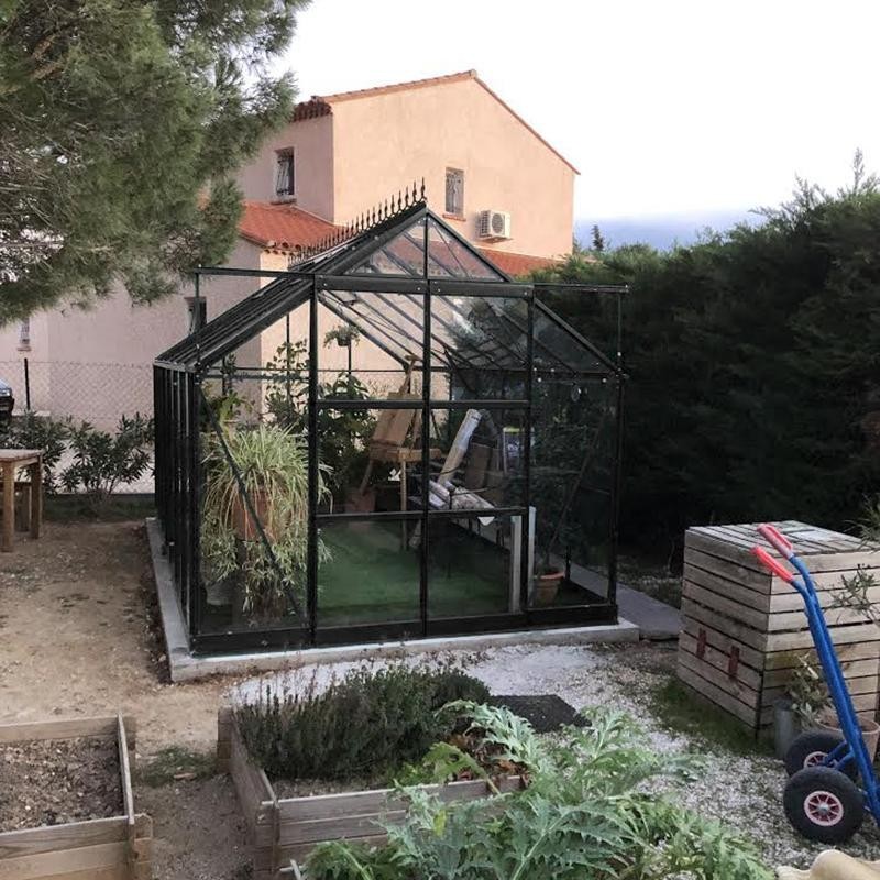 Paket Promo n°2 - Jade Serre 10,40 m2 in schwarz lackiertem Aluminium und gehärtetem Glas mit Basis