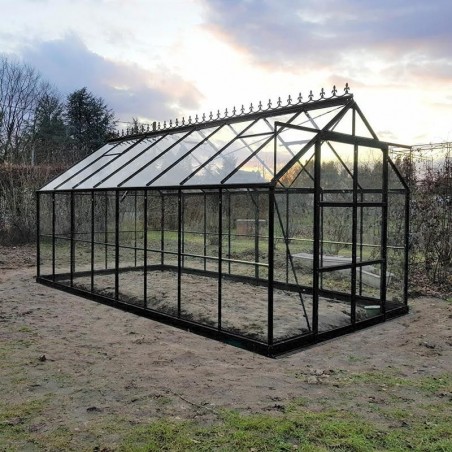 Jade kas, 11,80 m², gemaakt van zwart gelakt aluminium en gehard glas met een zonsonderganggerichte basis