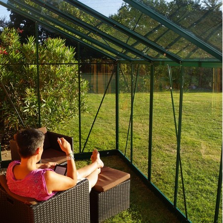 innen Backed Glass Rubis 8,40m2 in grün lackiertem Aluminium und gehärtetem Glas mit Basis