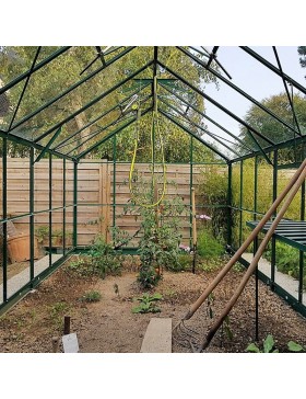 Jade 10,40m² kasinterieur in groen gelakt aluminium en gehard glas met sokkel