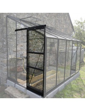 Extra deur voor Rubis...