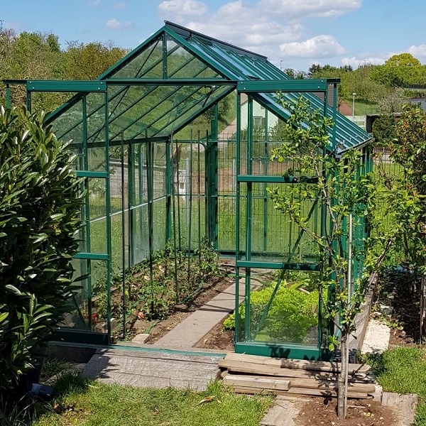 serre jade 8,90 m² verte aluminium et verre trempé ciel mon jardin